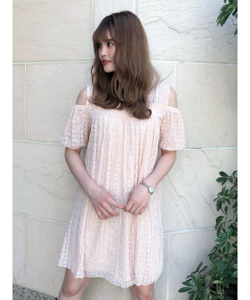 dazzlin（ダズリン）の「レースオープンショルダーワンピース（ワンピース・レディース・ベージュ/オフホワイト/ブラック・FREE）」の21枚目の写真