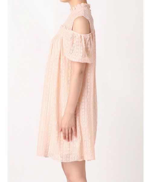 dazzlin（ダズリン）の「レースオープンショルダーワンピース（ワンピース・レディース・ベージュ/オフホワイト/ブラック・FREE）」の20枚目の写真