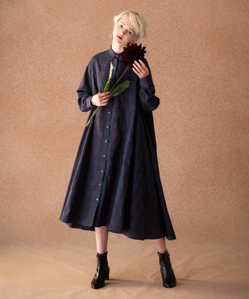 LAYMEE（レイミー）の「Holt shirts OP / ホルトシャツワンピース（シャツワンピース・レディース・ベージュ/ブルー系その他/ブラック×パープル・FREE）」の2枚目の写真