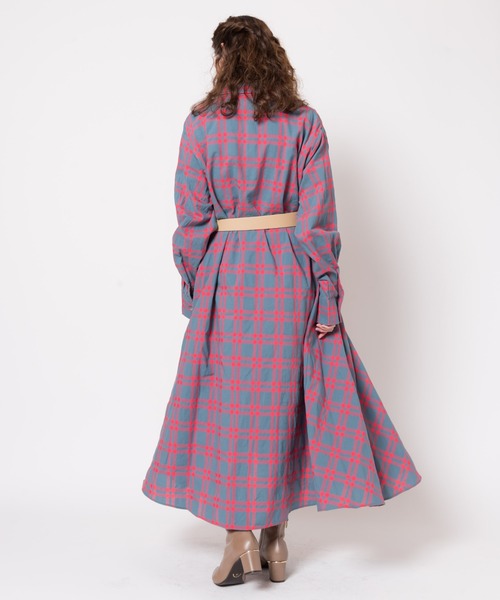 LAYMEE（レイミー）の「Holt shirts OP / ホルトシャツワンピース（シャツワンピース・レディース・ベージュ/ブルー系その他/ブラック×パープル・FREE）」の5枚目の写真