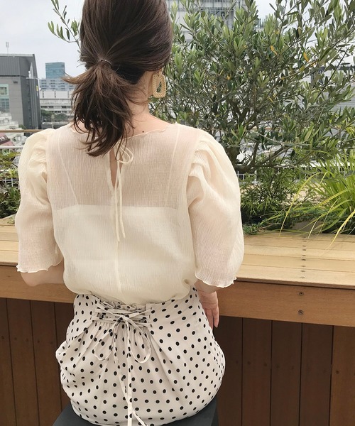 one after another NICE CLAUP（ワンアフターアナザーナイスクラップ）の「シアープリーツブラウス(キャミセット)（シャツ/ブラウス・レディース・オフホワイト/アイボリー/ブルーグレー/モカ/ブラック・FREE）」の14枚目の写真