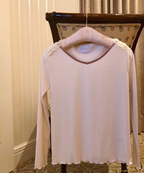 flowriri(フロウリリ)の「flowriri レースデザインカットソー(Tシャツ/カットソー・レディース・ホワイト/ブラック・FREE)」の9枚目の写真