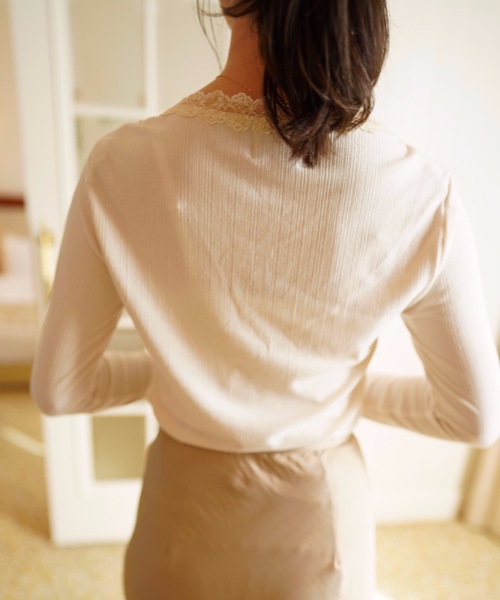 flowriri(フロウリリ)の「flowriri レースデザインカットソー(Tシャツ/カットソー・レディース・ホワイト/ブラック・FREE)」の3枚目の写真