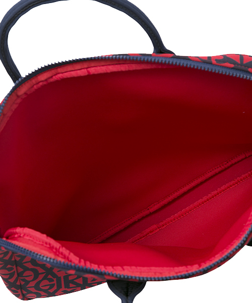 X-girl(エックスガール)の「HAZE LOGO MULTI-USE BAG(ビジネスバッグ・レディース・ブラック/レッド・ONE SIZE)」の5枚目の写真