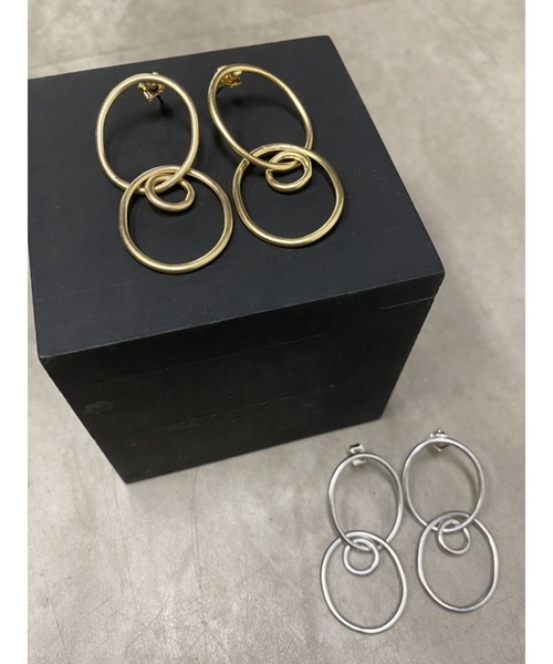 EGOIST（エゴイスト）の「3RINGピアス（ピアス（両耳用）・レディース・シルバー/ゴールド・FREE）」の4枚目の写真