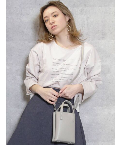 dazzlin（ダズリン）の「メッセージロンT（Tシャツ/カットソー・レディース・オフホワイト/ブラック/グレー・FREE）」の3枚目の写真