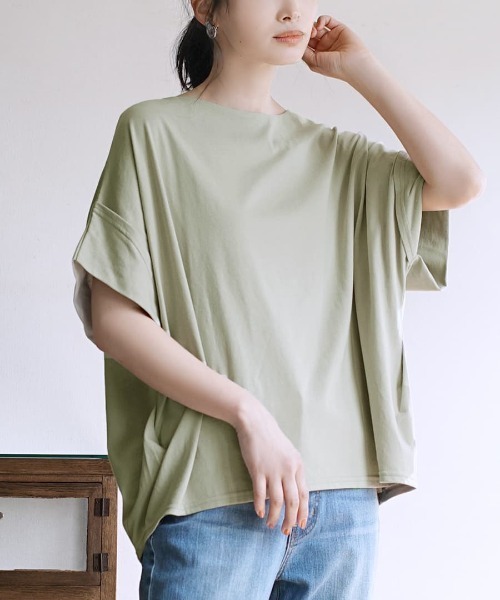 zootie(ズーティー)の「デザインPlus サイドタック ドルマンプルオーバー(Tシャツ/カットソー・レディース・ブルー系その他/ライトブルー/チャコール/カーキ/オフホワイト/ブラック/マスタード/グレイッシュベージュ/ネイビー/パープル/キャメル/ライトカーキ/ライトピンク/イエロー系その他/ラベンダー/アイボリー・フリー)」の1枚目の写真