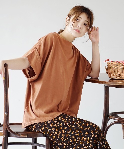 zootie(ズーティー)の「デザインPlus サイドタック ドルマンプルオーバー(Tシャツ/カットソー・レディース・ブルー系その他/ライトブルー/チャコール/カーキ/オフホワイト/ブラック/マスタード/グレイッシュベージュ/ネイビー/パープル/キャメル/ライトカーキ/ライトピンク/イエロー系その他/ラベンダー/アイボリー・フリー)」の14枚目の写真