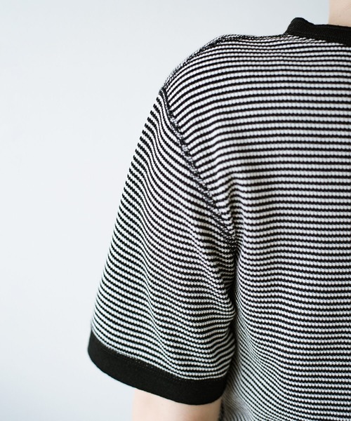 Healthknit(ヘルスニット)の「軽くて楽な着心地のベーシックワッフルヘンリーネックTシャツ by Healthknit(Tシャツ/カットソー・レディース・ブラック系その他/レッド系その他・MEDIUM)」の5枚目の写真