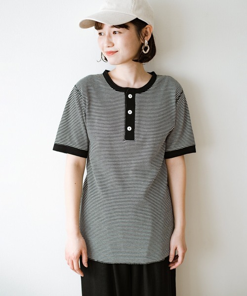 Healthknit(ヘルスニット)の「軽くて楽な着心地のベーシックワッフルヘンリーネックTシャツ by Healthknit(Tシャツ/カットソー・レディース・ブラック系その他/レッド系その他・MEDIUM)」の3枚目の写真