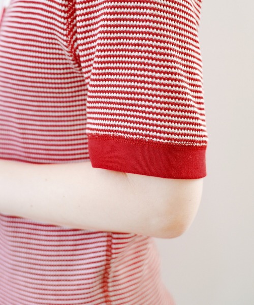 Healthknit(ヘルスニット)の「軽くて楽な着心地のベーシックワッフルヘンリーネックTシャツ by Healthknit(Tシャツ/カットソー・レディース・ブラック系その他/レッド系その他・MEDIUM)」の17枚目の写真