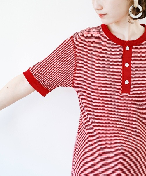 Healthknit(ヘルスニット)の「軽くて楽な着心地のベーシックワッフルヘンリーネックTシャツ by Healthknit(Tシャツ/カットソー・レディース・ブラック系その他/レッド系その他・MEDIUM)」の13枚目の写真