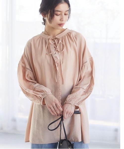 Sugar spoon（シュガースプーン）の「・SUGAR SPOON 2wayギャザーチュニック＊（シャツ/ブラウス・レディース・ピンクベージュ/オフホワイト/ブラック/グリーン系その他3・FREE）」の4枚目の写真