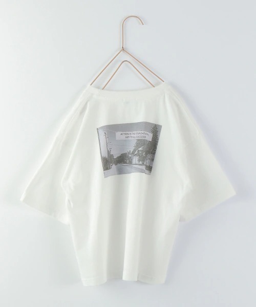 LOWRYS FARM（ローリーズファーム）の「フォトプリントＴＥＥＳＳ　938940（Tシャツ/カットソー・キッズ・ホワイト/チャコールグレー/オフホワイト・110cm/120cm/130cm/140cm/150cm）」の2枚目の写真