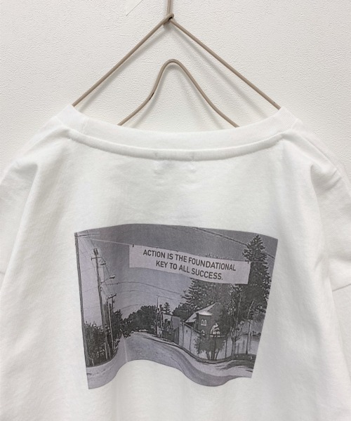 LOWRYS FARM（ローリーズファーム）の「フォトプリントＴＥＥＳＳ　938940（Tシャツ/カットソー・キッズ・ホワイト/チャコールグレー/オフホワイト・110cm/120cm/130cm/140cm/150cm）」の4枚目の写真