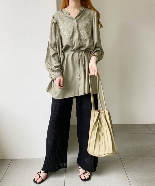 UNRELISH（アンレリッシュ）の「刺繍入りバンドカラーチュニックシャツ（シャツ/ブラウス・レディース・ライトブルー/アイボリー/グリーン系その他・MEDIUM）」の6枚目の写真