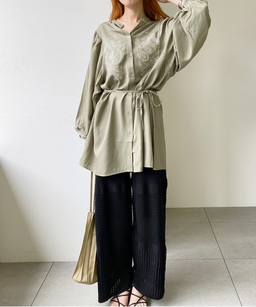 UNRELISH（アンレリッシュ）の「刺繍入りバンドカラーチュニックシャツ（シャツ/ブラウス・レディース・ライトブルー/アイボリー/グリーン系その他・MEDIUM）」の19枚目の写真