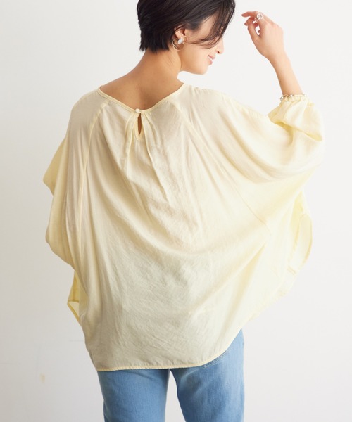 OMNES Another Edition（オムネス アナザーエディション）の「気流染めシルクタッチ 袖ギャザー七分袖ポンチョブラウス（シャツ/ブラウス・レディース・ブラック/イエロー/アイボリー・FREE）」の15枚目の写真