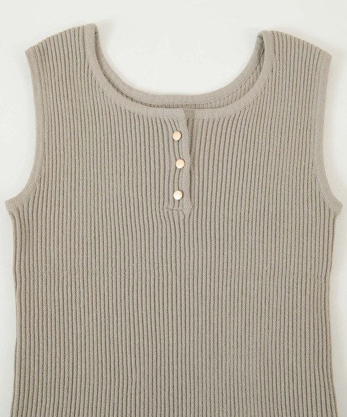 titivate（ティティベイト）の「ｺﾞｰﾙﾄﾞﾎﾞﾀﾝﾍﾝﾘｰﾈｯｸﾀﾝｸﾄｯﾌﾟ（タンクトップ・レディース・ブラック/ピンク/モカ/グレイッシュベージュ・S/M）」の12枚目の写真