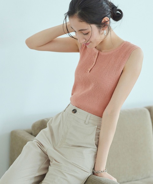 titivate（ティティベイト）の「ｺﾞｰﾙﾄﾞﾎﾞﾀﾝﾍﾝﾘｰﾈｯｸﾀﾝｸﾄｯﾌﾟ（タンクトップ・レディース・ブラック/ピンク/モカ/グレイッシュベージュ・S/M）」の18枚目の写真