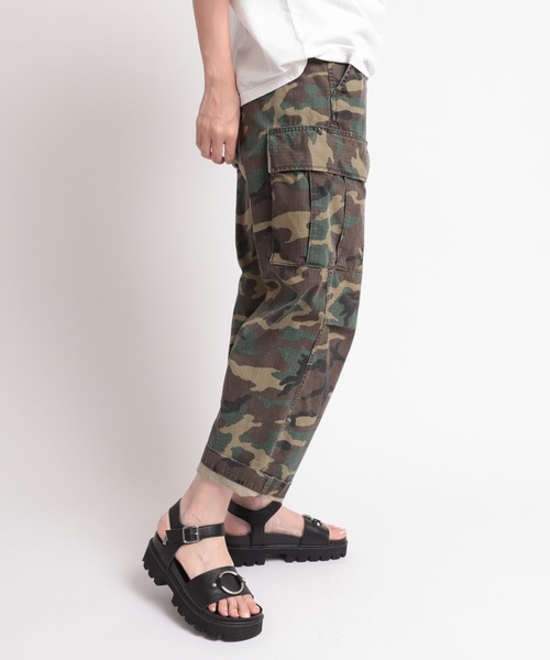 RNA（アールエヌエー）の「E4786 ＢＩＧリングレザーサンダル（サンダル・レディース・ホワイト/ブラック/レオパード・SMALL/MEDIUM）」の12枚目の写真