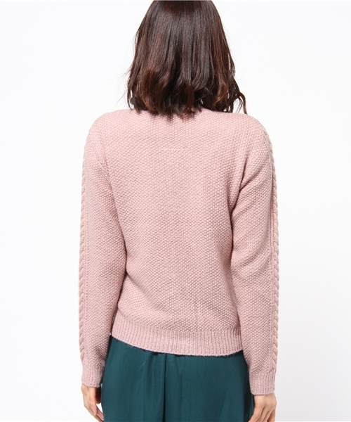 mysty woman（ミスティウーマン）の「ケーブル編みニットカーディガン（カーディガン/ボレロ・レディース・ホワイト/チャコールグレー/アッシュグレー/ダークグリーン/ピンク/サックスブルー・MEDIUM）」の9枚目の写真