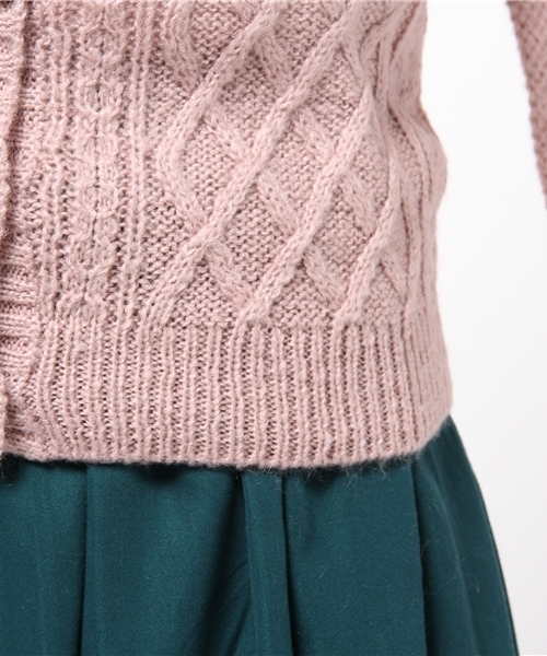 mysty woman（ミスティウーマン）の「ケーブル編みニットカーディガン（カーディガン/ボレロ・レディース・ホワイト/チャコールグレー/アッシュグレー/ダークグリーン/ピンク/サックスブルー・MEDIUM）」の14枚目の写真