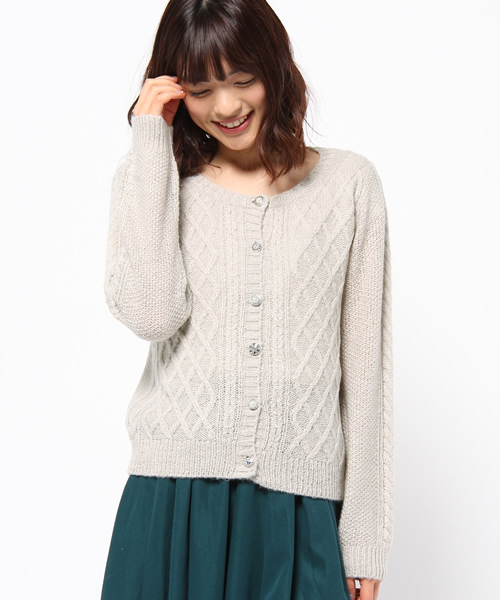 mysty woman（ミスティウーマン）の「ケーブル編みニットカーディガン（カーディガン/ボレロ・レディース・ホワイト/チャコールグレー/アッシュグレー/ダークグリーン/ピンク/サックスブルー・MEDIUM）」の20枚目の写真