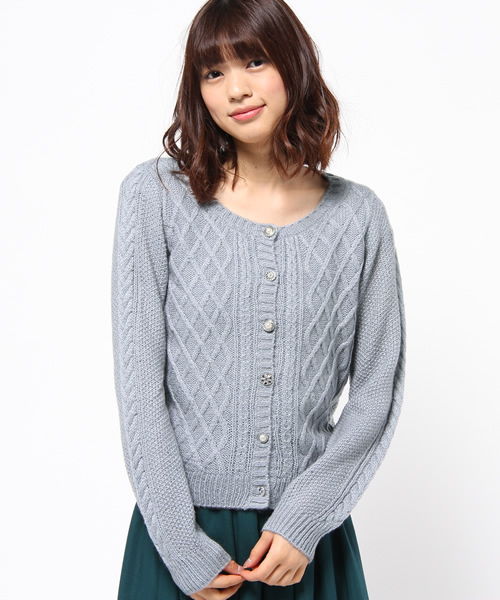 mysty woman（ミスティウーマン）の「ケーブル編みニットカーディガン（カーディガン/ボレロ・レディース・ホワイト/チャコールグレー/アッシュグレー/ダークグリーン/ピンク/サックスブルー・MEDIUM）」の21枚目の写真