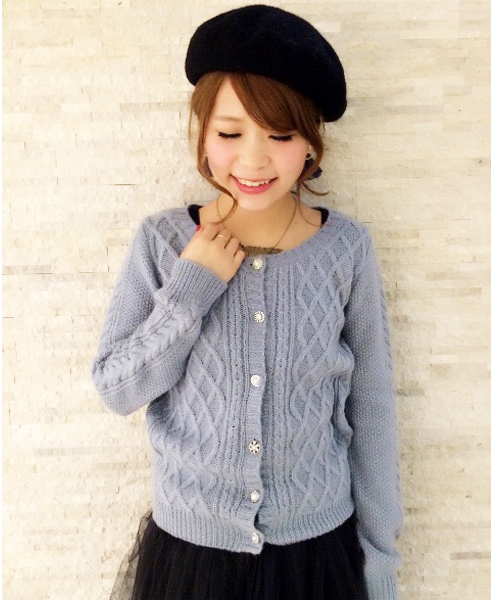 mysty woman（ミスティウーマン）の「ケーブル編みニットカーディガン（カーディガン/ボレロ・レディース・ホワイト/チャコールグレー/アッシュグレー/ダークグリーン/ピンク/サックスブルー・MEDIUM）」の22枚目の写真