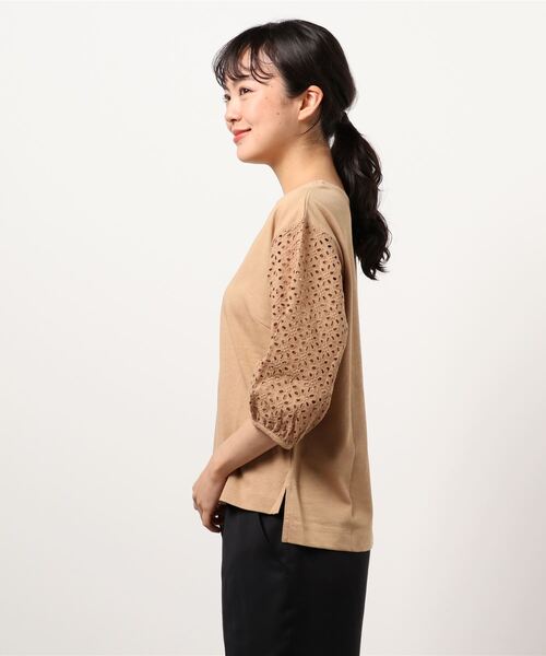 Petit Honfleur(プチオンフルール)の「レース袖ゆるプルオーバー(Tシャツ/カットソー・レディース・ホワイト/ネイビー/モカ・M/L)」の11枚目の写真