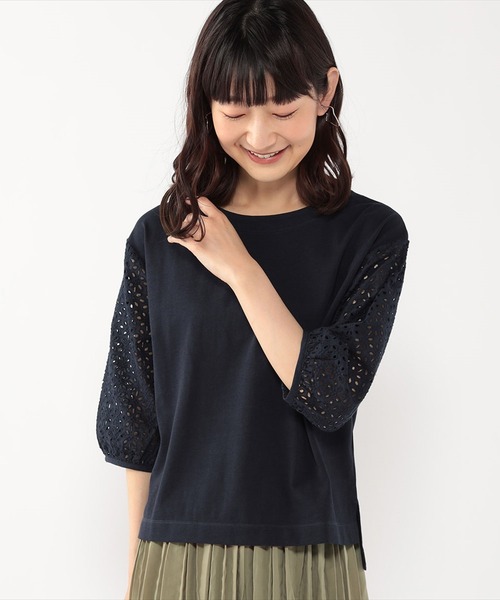 Petit Honfleur(プチオンフルール)の「レース袖ゆるプルオーバー(Tシャツ/カットソー・レディース・ホワイト/ネイビー/モカ・M/L)」の1枚目の写真