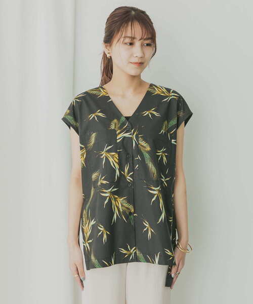 KBF+（ケービーエフプラス）の「KBF+　トロピカルプリントノースリBIGシャツ（シャツ/ブラウス・レディース・ブラック/オフホワイト・ONE）」の11枚目の写真