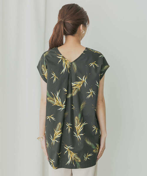 KBF+（ケービーエフプラス）の「KBF+　トロピカルプリントノースリBIGシャツ（シャツ/ブラウス・レディース・ブラック/オフホワイト・ONE）」の9枚目の写真