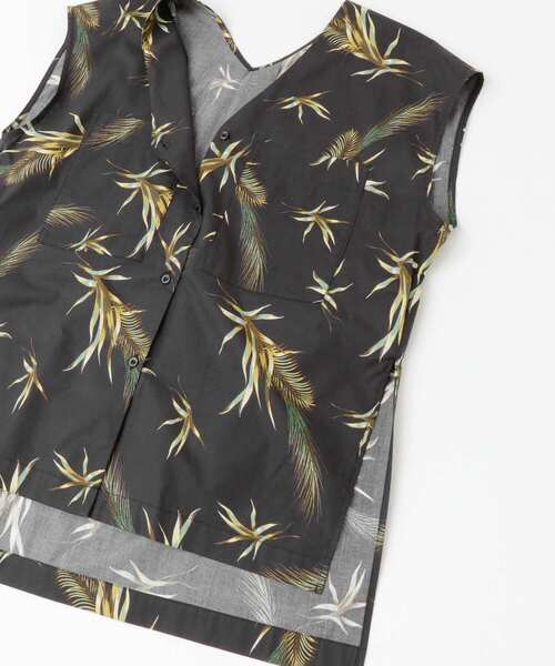 KBF+（ケービーエフプラス）の「KBF+　トロピカルプリントノースリBIGシャツ（シャツ/ブラウス・レディース・ブラック/オフホワイト・ONE）」の6枚目の写真