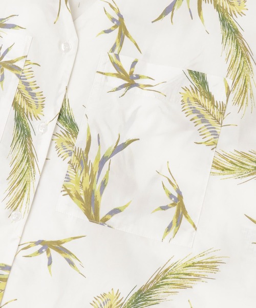 KBF+（ケービーエフプラス）の「KBF+　トロピカルプリントノースリBIGシャツ（シャツ/ブラウス・レディース・ブラック/オフホワイト・ONE）」の3枚目の写真