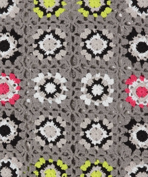 JEANASIS（ジーナシス）の「ハンドクロシェショートカーディガン/954598（カーディガン/ボレロ・レディース・ブラック/グレー・FREE）」の4枚目の写真