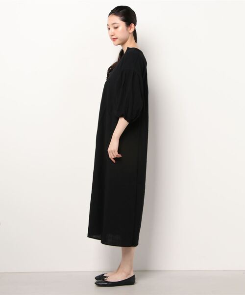 Shelly island(シェリーアイランド)の「深Vネックボリュームワンピース(ワンピース・レディース・ブラック/ベージュ・M)」の11枚目の写真