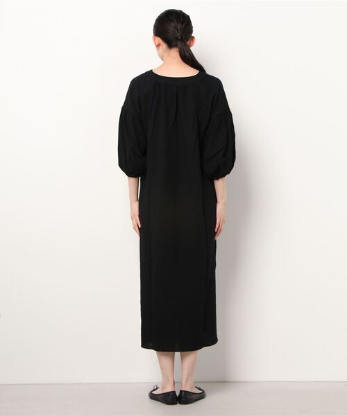 Shelly island(シェリーアイランド)の「深Vネックボリュームワンピース(ワンピース・レディース・ブラック/ベージュ・M)」の12枚目の写真