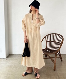 深Vネックボリュームワンピース