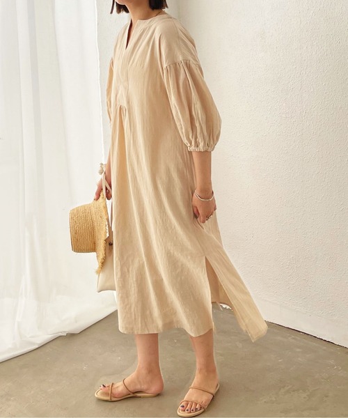 Shelly island(シェリーアイランド)の「深Vネックボリュームワンピース(ワンピース・レディース・ブラック/ベージュ・M)」の5枚目の写真