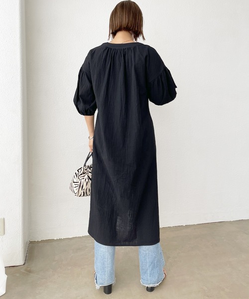 Shelly island(シェリーアイランド)の「深Vネックボリュームワンピース(ワンピース・レディース・ブラック/ベージュ・M)」の7枚目の写真