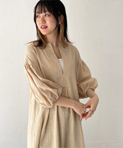 Shelly island(シェリーアイランド)の「深Vネックボリュームワンピース(ワンピース・レディース・ブラック/ベージュ・M)」の20枚目の写真