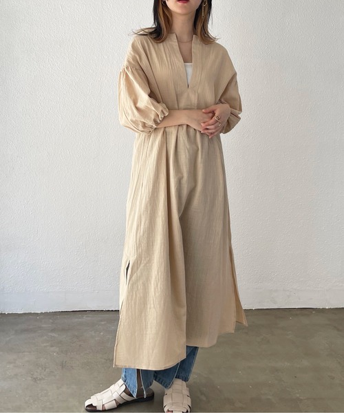 Shelly island(シェリーアイランド)の「深Vネックボリュームワンピース(ワンピース・レディース・ブラック/ベージュ・M)」の22枚目の写真