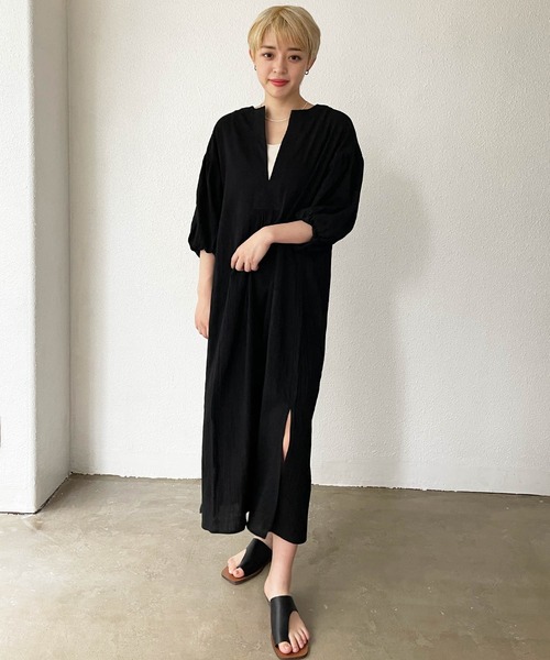 Shelly island(シェリーアイランド)の「深Vネックボリュームワンピース(ワンピース・レディース・ブラック/ベージュ・M)」の19枚目の写真