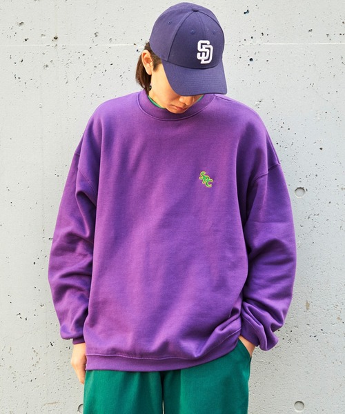 SPOC STORE（スポックストア）の「【SPOC STORE】裏起毛 ワンポイント刺繍/カレッジロゴ オーバーサイズスウェット（スウェット・メンズ・ネイビー/グレー/オレンジ/グリーン/グレー系その他/ブルー系その他/チャコール/パープル/マスタード/モスグリーン/グレー系その他2/グレー系その他3/ブラック/ピンク/ブルー/グレー系その他4・M/L/XL）」の13枚目の写真