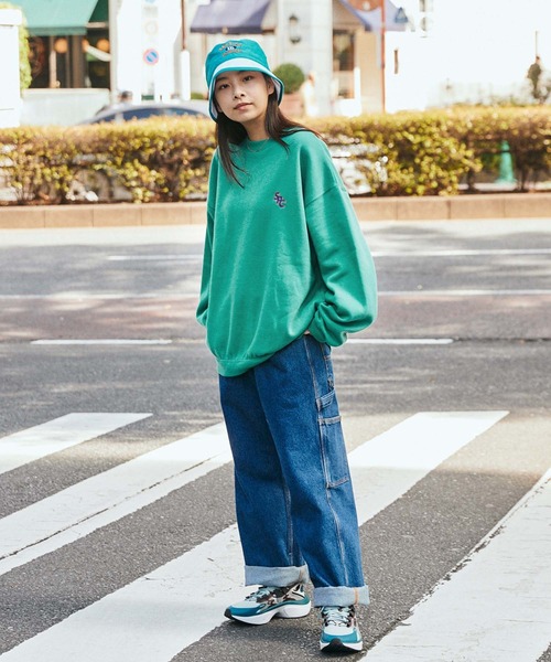 SPOC STORE（スポックストア）の「【SPOC STORE】裏起毛 ワンポイント刺繍/カレッジロゴ オーバーサイズスウェット（スウェット・メンズ・ネイビー/グレー/オレンジ/グリーン/グレー系その他/ブルー系その他/チャコール/パープル/マスタード/モスグリーン/グレー系その他2/グレー系その他3/ブラック/ピンク/ブルー/グレー系その他4・M/L/XL）」の8枚目の写真