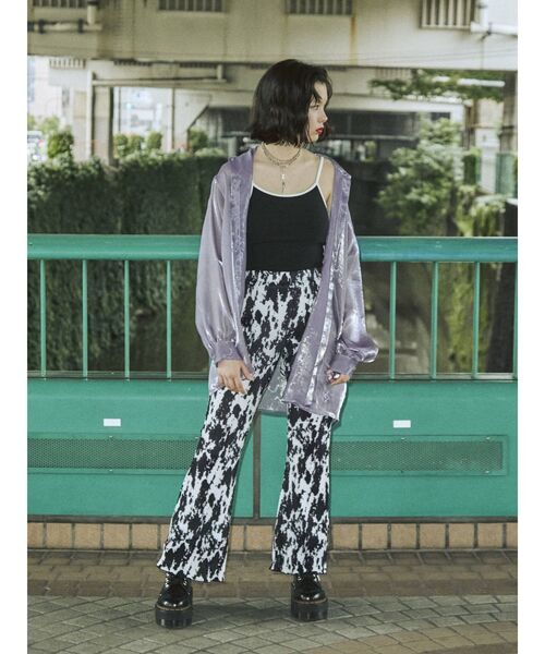 jouetie（ジュエティ）の「プリーツサテンイージパンツ（その他パンツ・レディース・ブラック/ブルー/パープル/ブラウン/その他1・MEDIUM）」の15枚目の写真