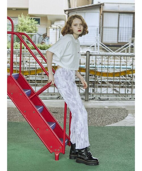 jouetie（ジュエティ）の「プリーツサテンイージパンツ（その他パンツ・レディース・ブラック/ブルー/パープル/ブラウン/その他1・MEDIUM）」の19枚目の写真