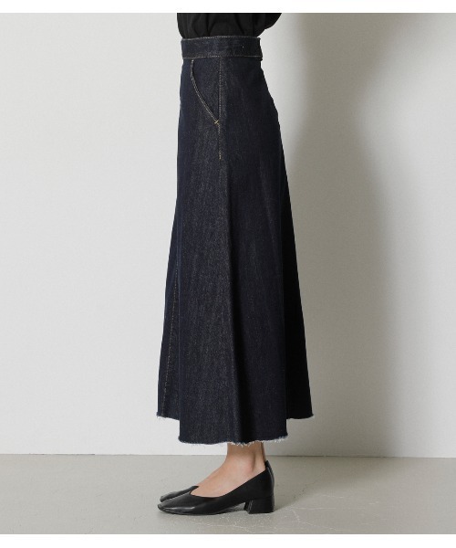 AZUL by moussy(アズールバイマウジー)の「FLARE DENIM LONG SKIRT/フレアデニムロングスカート(デニムスカート・レディース・ブラック/ワンウォッシュ・LARGE/SMALL/X-SMALL/MEDIUM)」の4枚目の写真